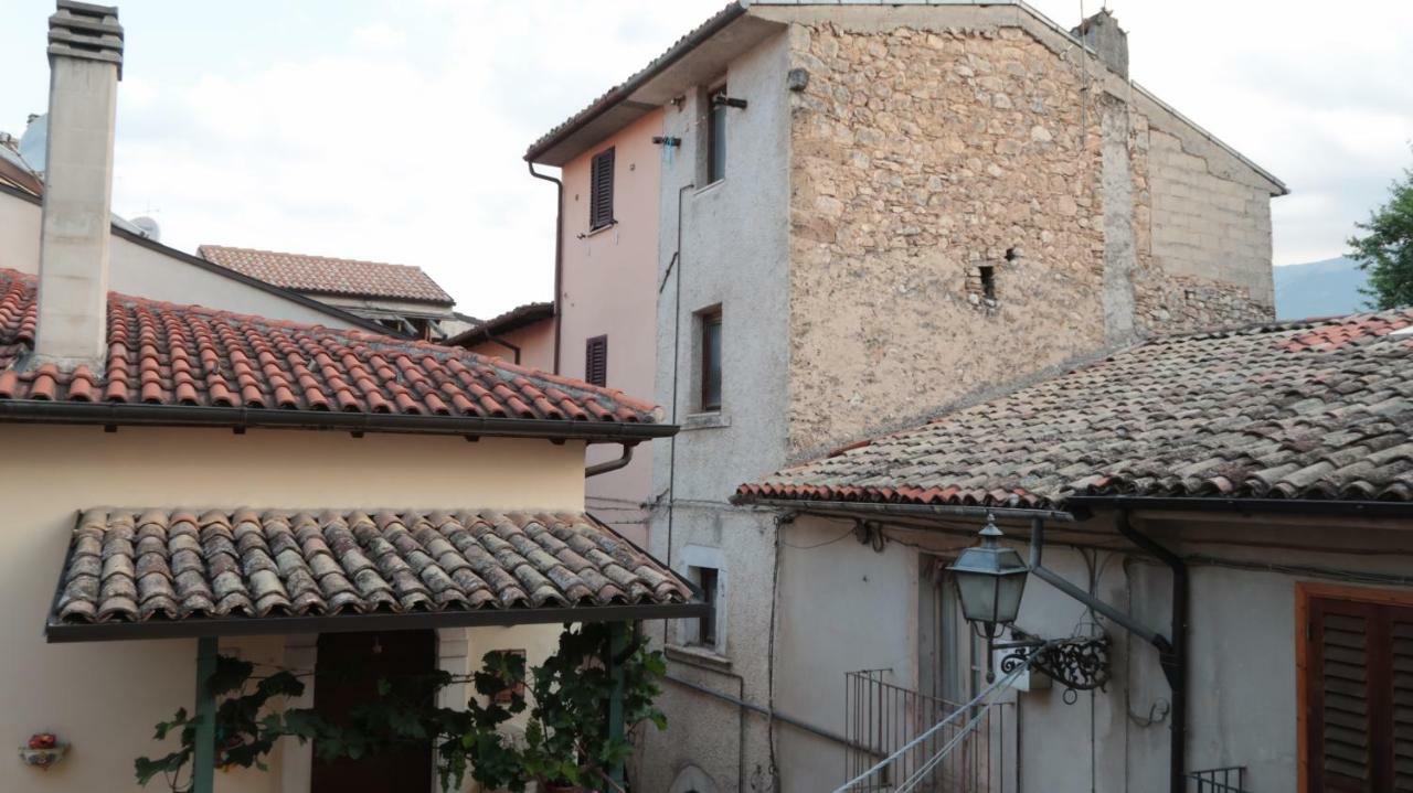 Le Ginestre Lägenhet Sulmona Exteriör bild